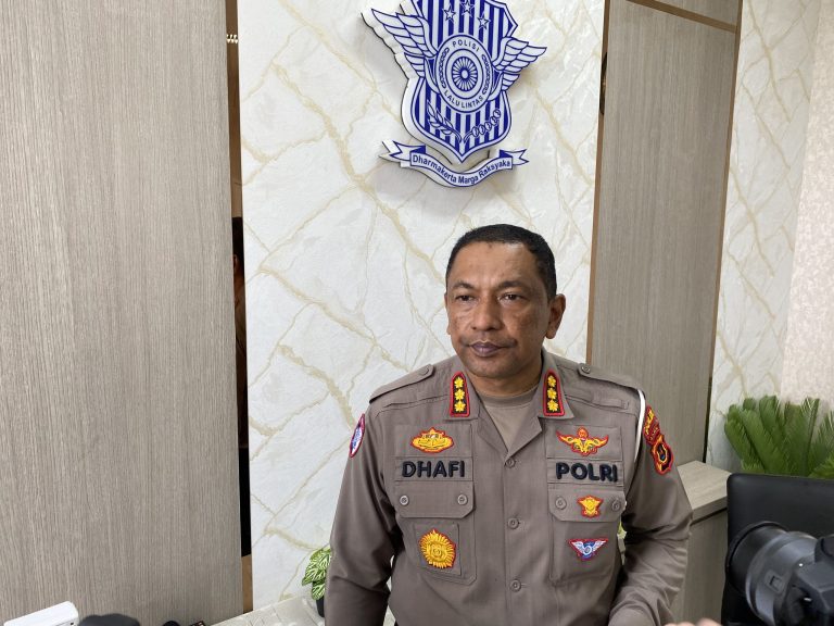 Urai Kemacetan Jalinsum Putus, Dirlantas Polda Jambi Intruksikan Kendaraan Gunakan Jalur Alternatif
